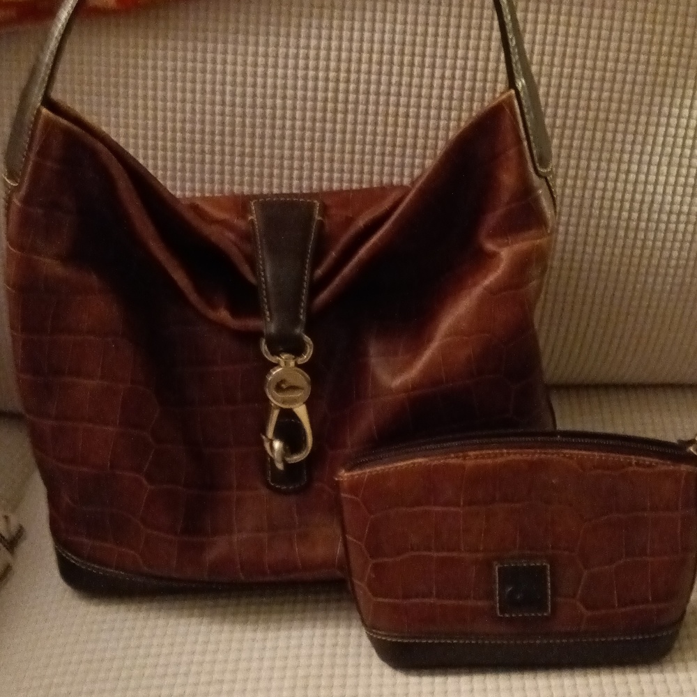 Purse.       A2